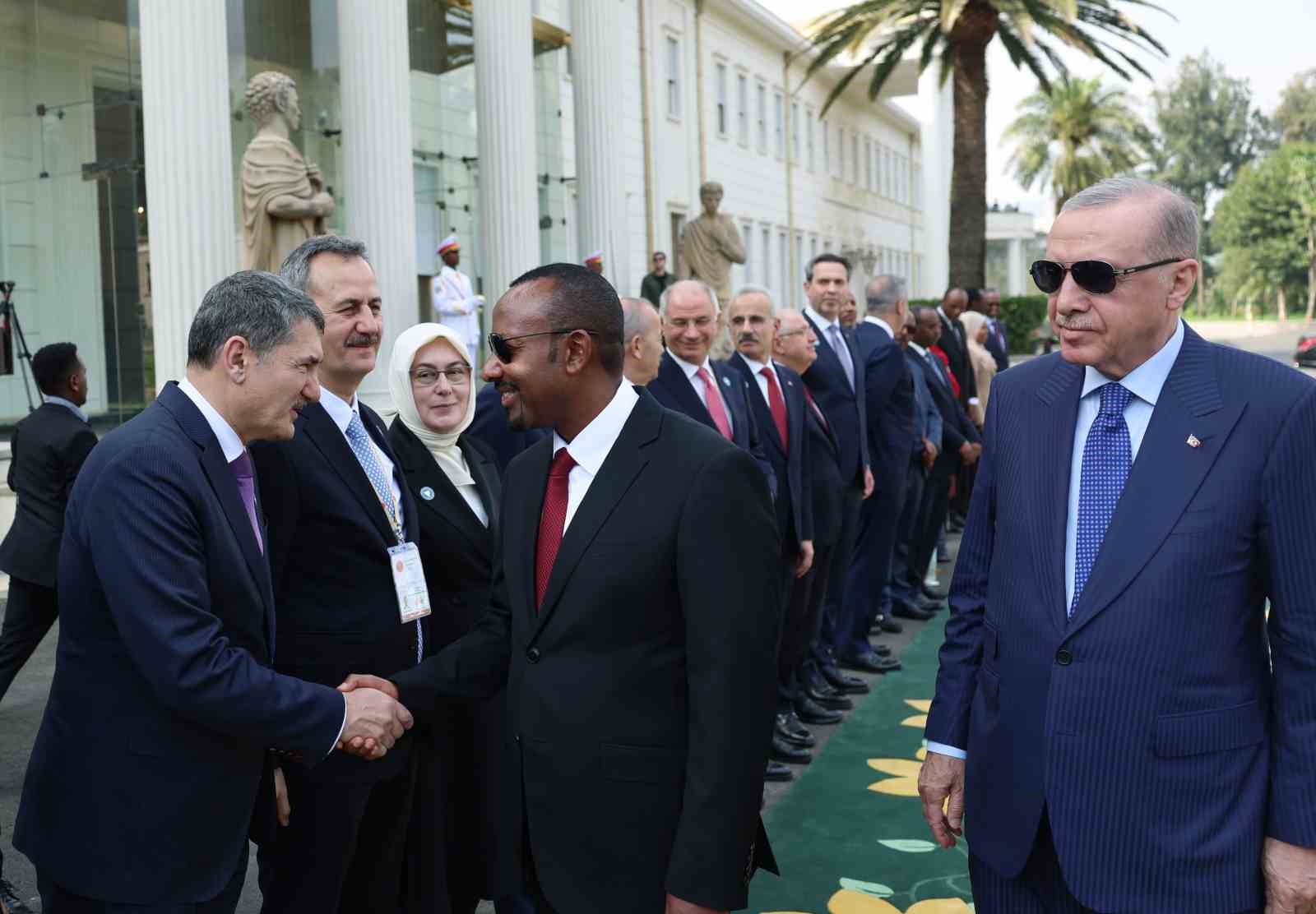 Cumhurbaşkanı Erdoğan, Etiyopya’da resmi törenle karşılandı
