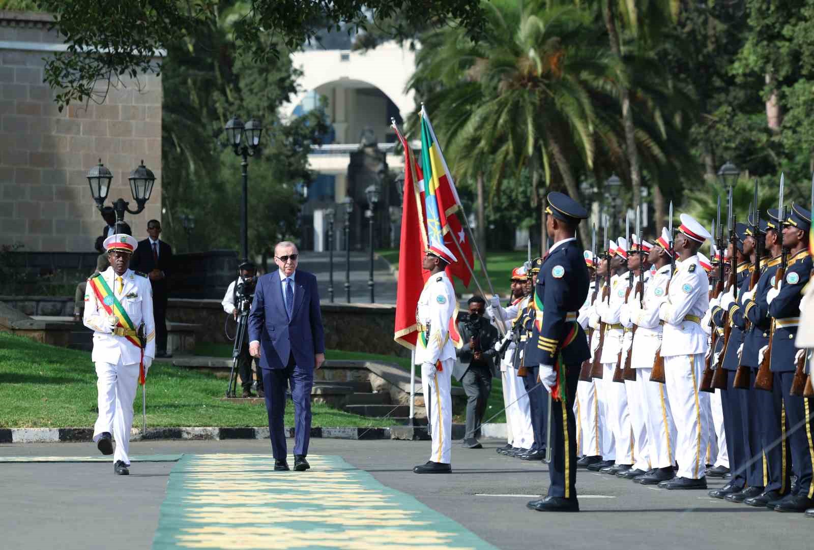 Cumhurbaşkanı Erdoğan, Etiyopya’da resmi törenle karşılandı
