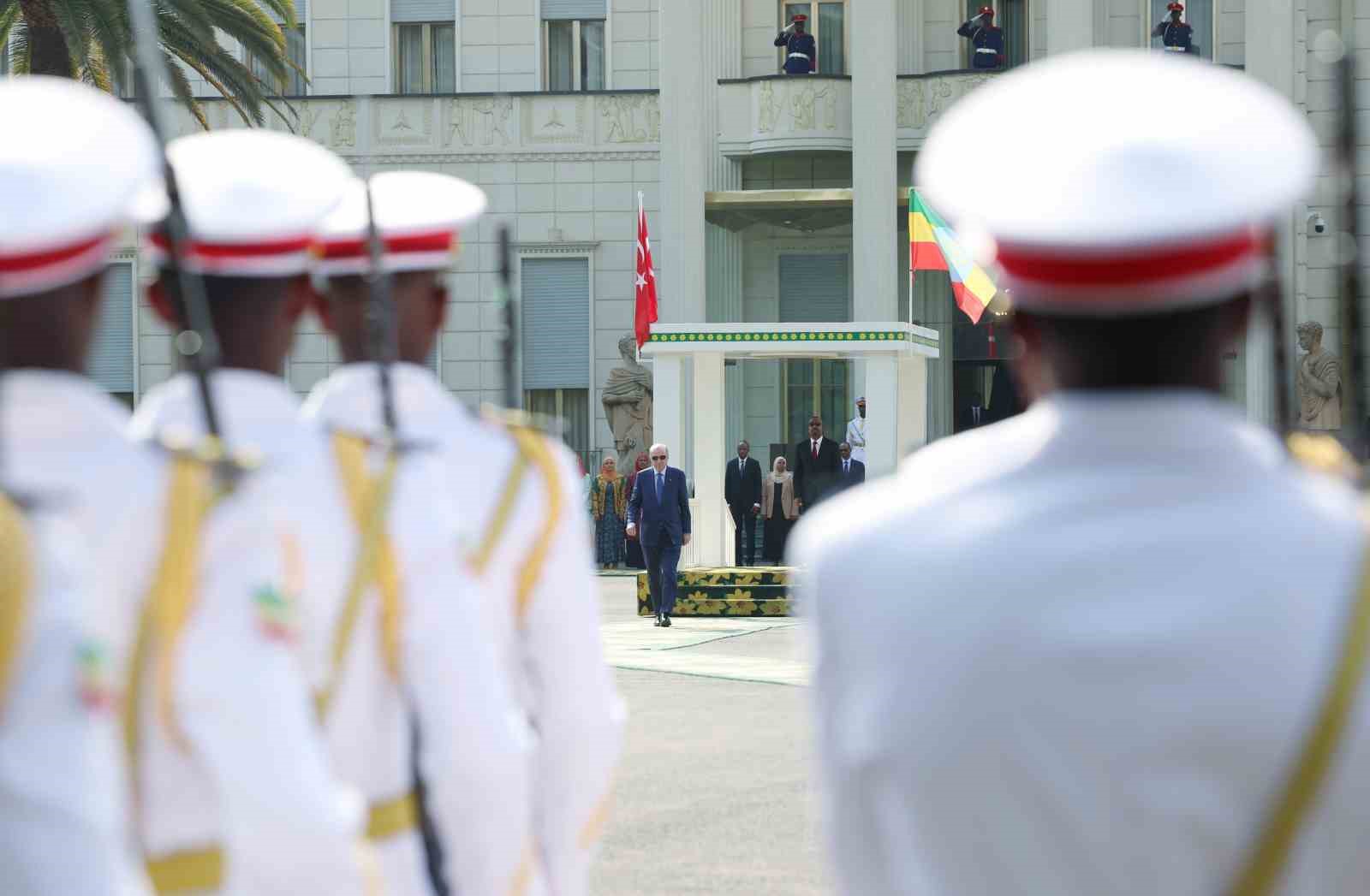 Cumhurbaşkanı Erdoğan, Etiyopya’da resmi törenle karşılandı
