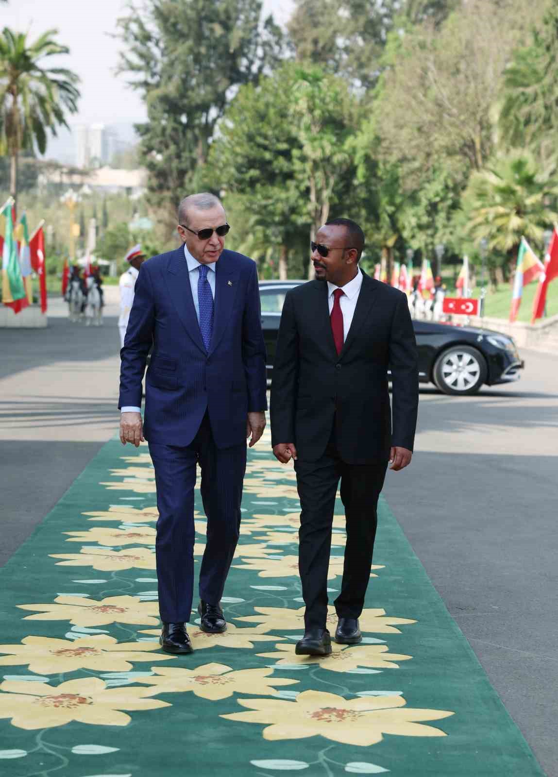 Cumhurbaşkanı Erdoğan, Etiyopya’da resmi törenle karşılandı
