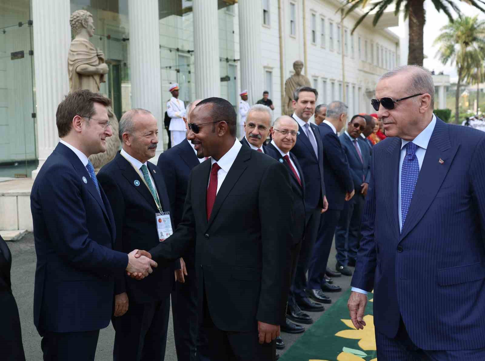 Cumhurbaşkanı Erdoğan, Etiyopya’da resmi törenle karşılandı
