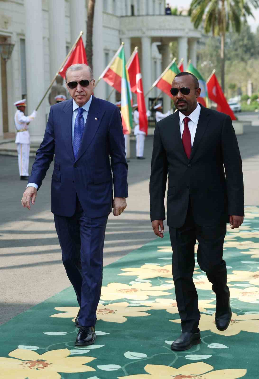 Cumhurbaşkanı Erdoğan, Etiyopya’da resmi törenle karşılandı
