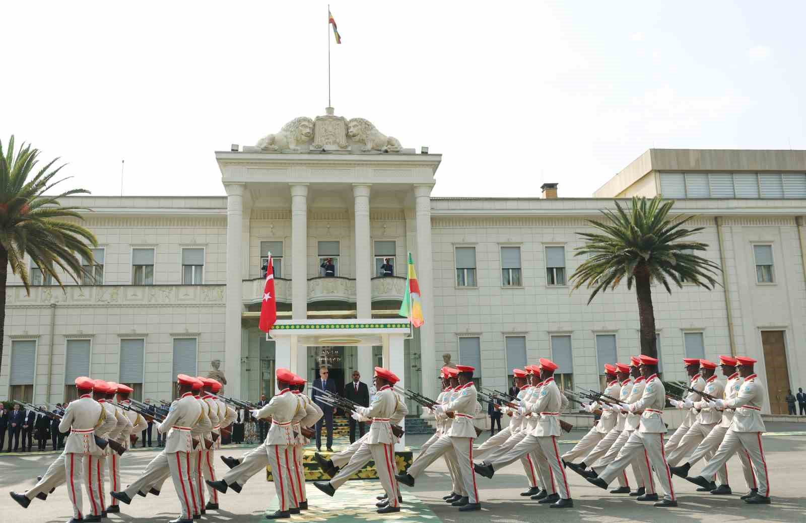 Cumhurbaşkanı Erdoğan, Etiyopya’da resmi törenle karşılandı
