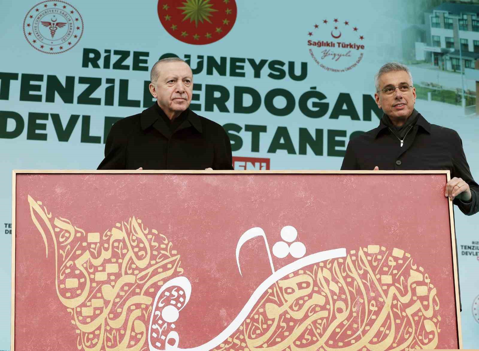 Cumhurbaşkanı Erdoğan: "Etrafımızda füzeler uçuşuyor ama ana muhalefetin umurunda bile değil"
