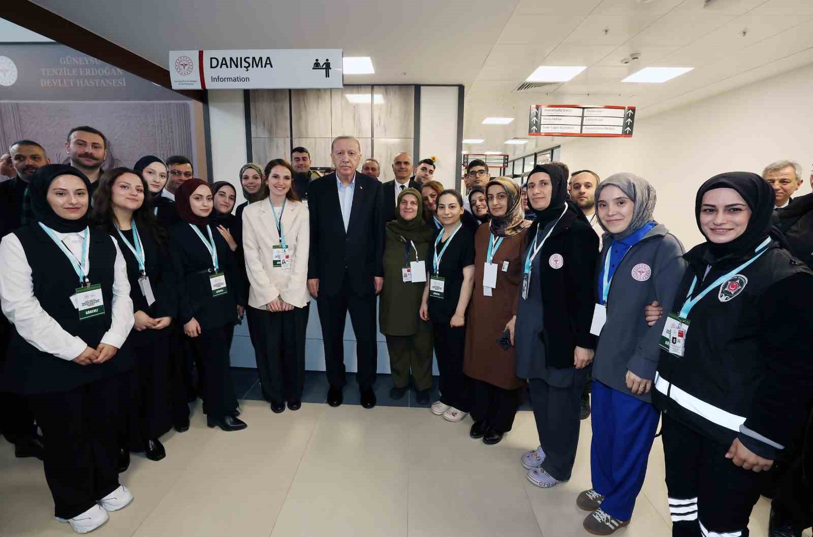 Cumhurbaşkanı Erdoğan: "Etrafımızda füzeler uçuşuyor ama ana muhalefetin umurunda bile değil"
