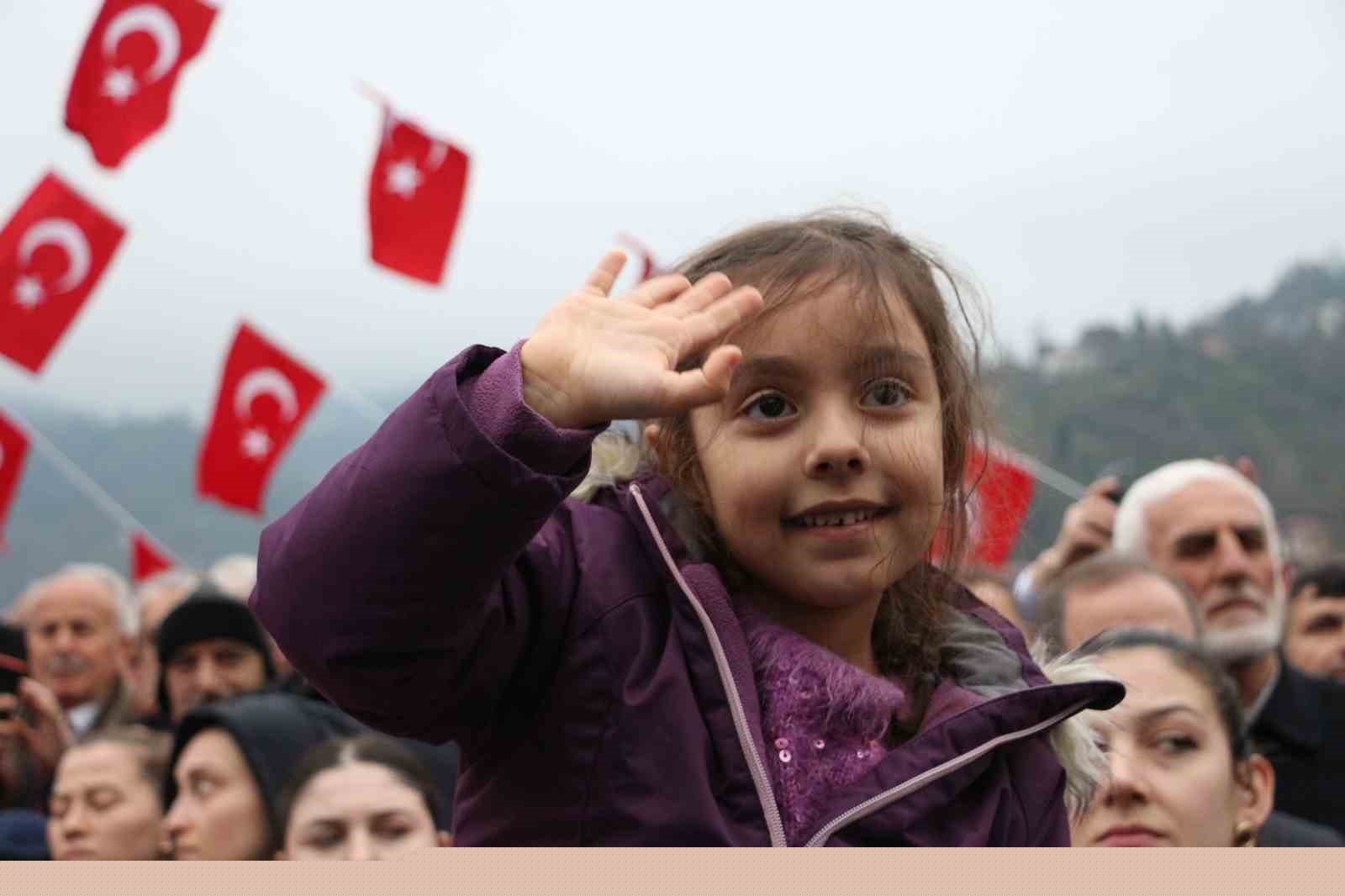 Cumhurbaşkanı Erdoğan: "Etrafımızda füzeler uçuşuyor ama ana muhalefetin umurunda bile değil"
