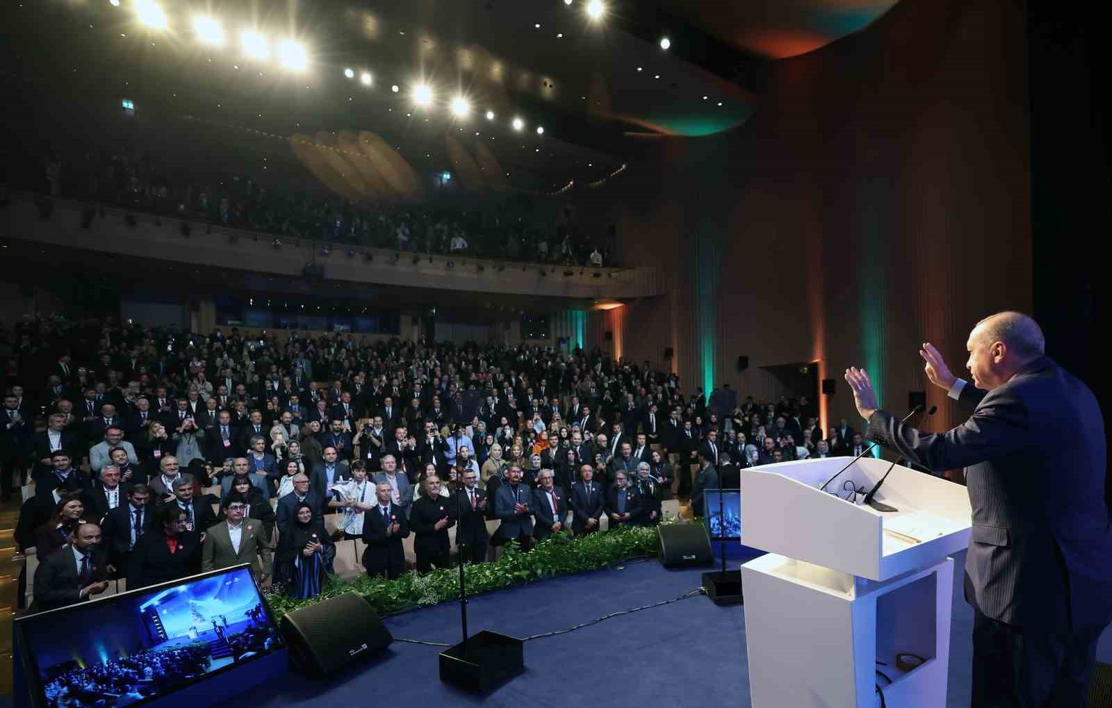 Cumhurbaşkanı Erdoğan: "Gazze’ye konteyner gönderelim diyoruz; ancak Netanyahu denilen bu zalim bu çağrılara asla kulak asmıyor"
Cumhurbaşkanı Erdoğan: "Gazze’ye konteyner gönderelim diyoruz; ancak Netanyahu denilen bu zalim bu çağrılara asla kulak asmıyor"