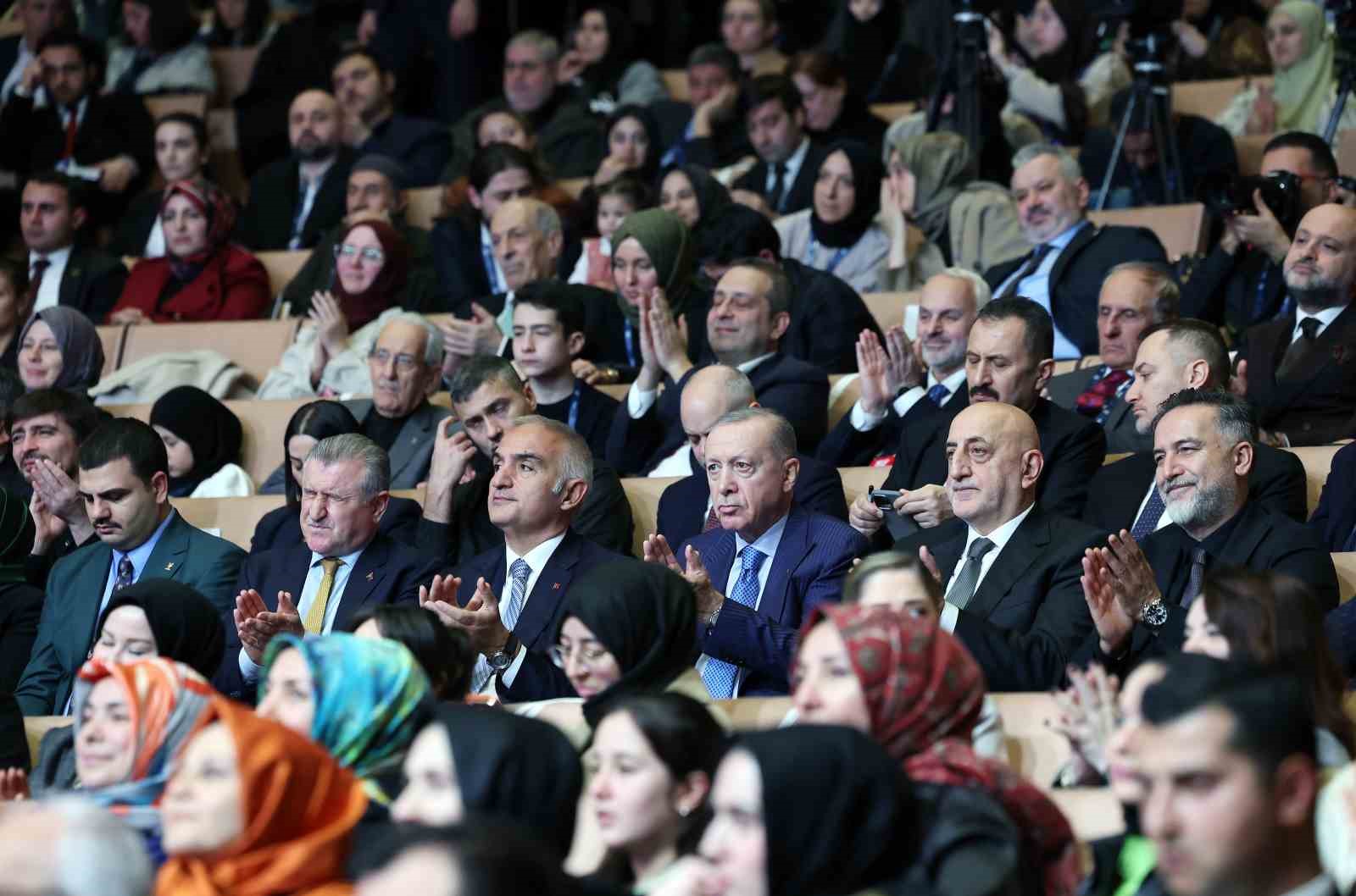 Cumhurbaşkanı Erdoğan: "Gazze’ye konteyner gönderelim diyoruz; ancak Netanyahu denilen bu zalim bu çağrılara asla kulak asmıyor"
Cumhurbaşkanı Erdoğan: "Gazze’ye konteyner gönderelim diyoruz; ancak Netanyahu denilen bu zalim bu çağrılara asla kulak asmıyor"