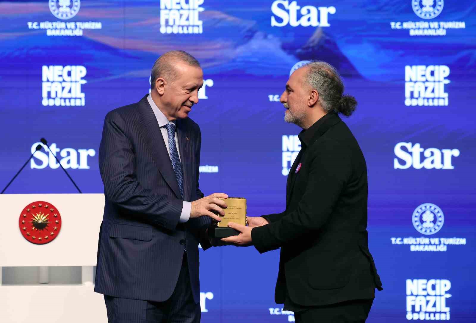 Cumhurbaşkanı Erdoğan: "Gazze’ye konteyner gönderelim diyoruz; ancak Netanyahu denilen bu zalim bu çağrılara asla kulak asmıyor"
Cumhurbaşkanı Erdoğan: "Gazze’ye konteyner gönderelim diyoruz; ancak Netanyahu denilen bu zalim bu çağrılara asla kulak asmıyor"