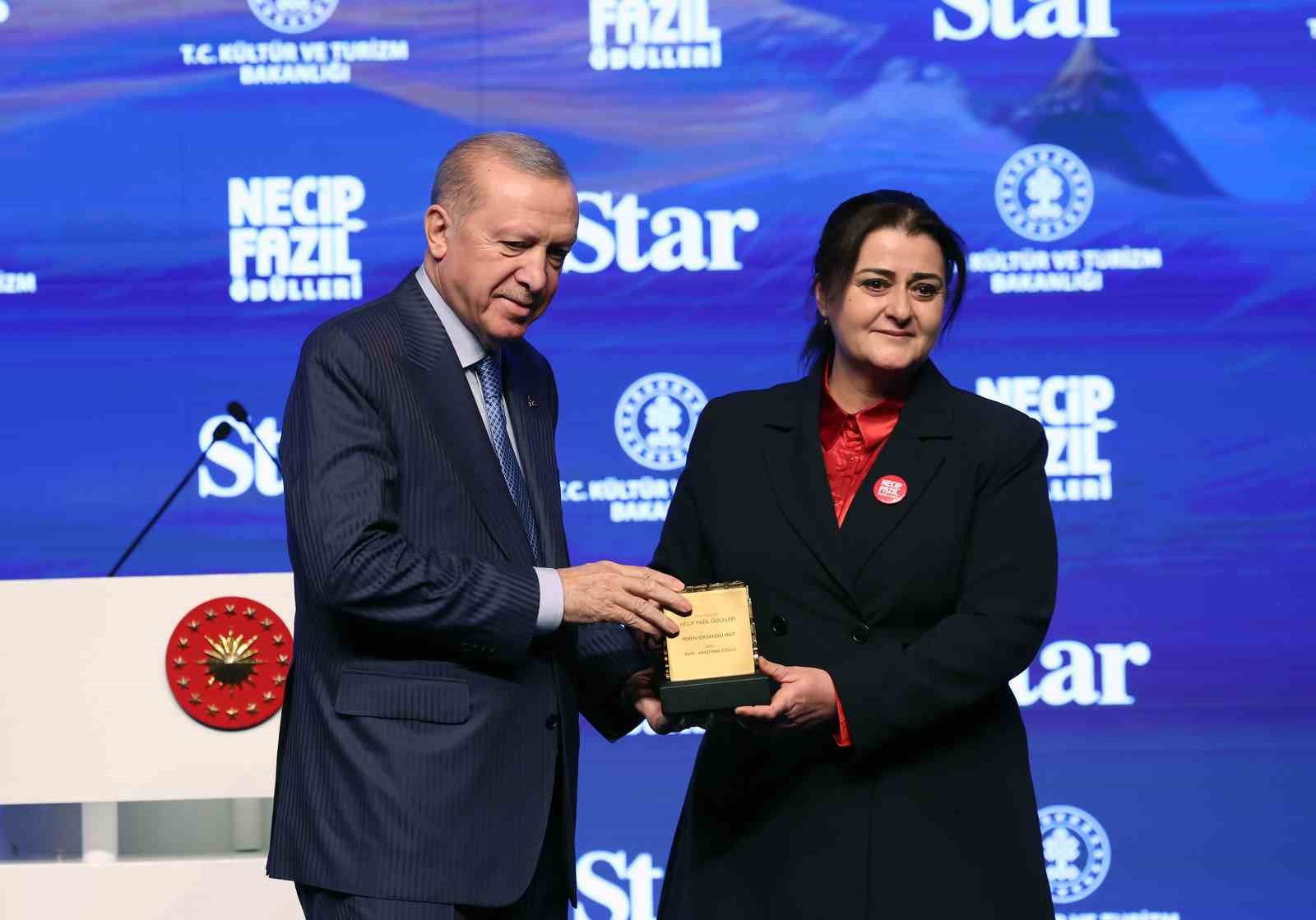 Cumhurbaşkanı Erdoğan: "Gazze’ye konteyner gönderelim diyoruz; ancak Netanyahu denilen bu zalim bu çağrılara asla kulak asmıyor"
Cumhurbaşkanı Erdoğan: "Gazze’ye konteyner gönderelim diyoruz; ancak Netanyahu denilen bu zalim bu çağrılara asla kulak asmıyor"