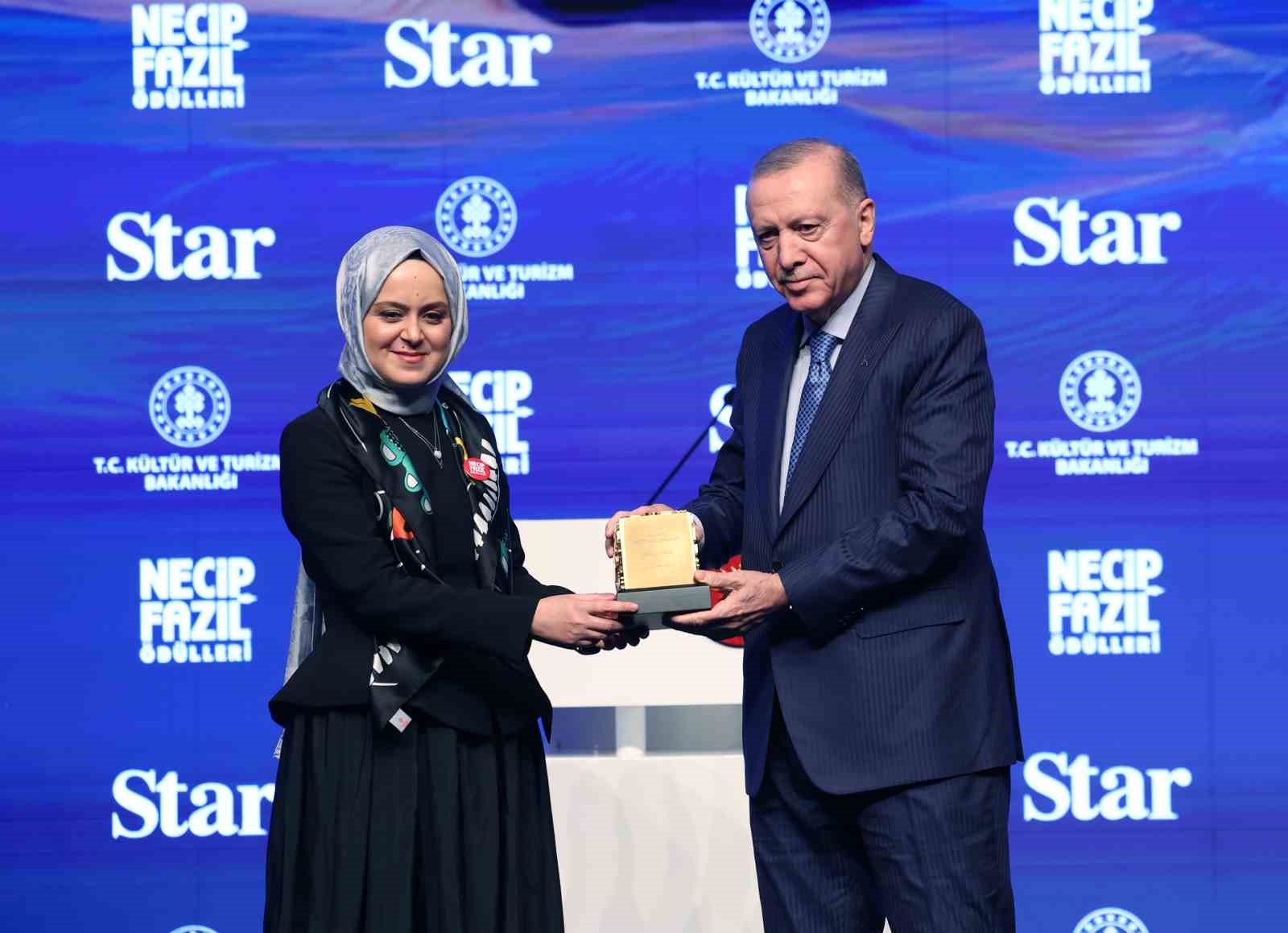 Cumhurbaşkanı Erdoğan: "Gazze’ye konteyner gönderelim diyoruz; ancak Netanyahu denilen bu zalim bu çağrılara asla kulak asmıyor"
Cumhurbaşkanı Erdoğan: "Gazze’ye konteyner gönderelim diyoruz; ancak Netanyahu denilen bu zalim bu çağrılara asla kulak asmıyor"