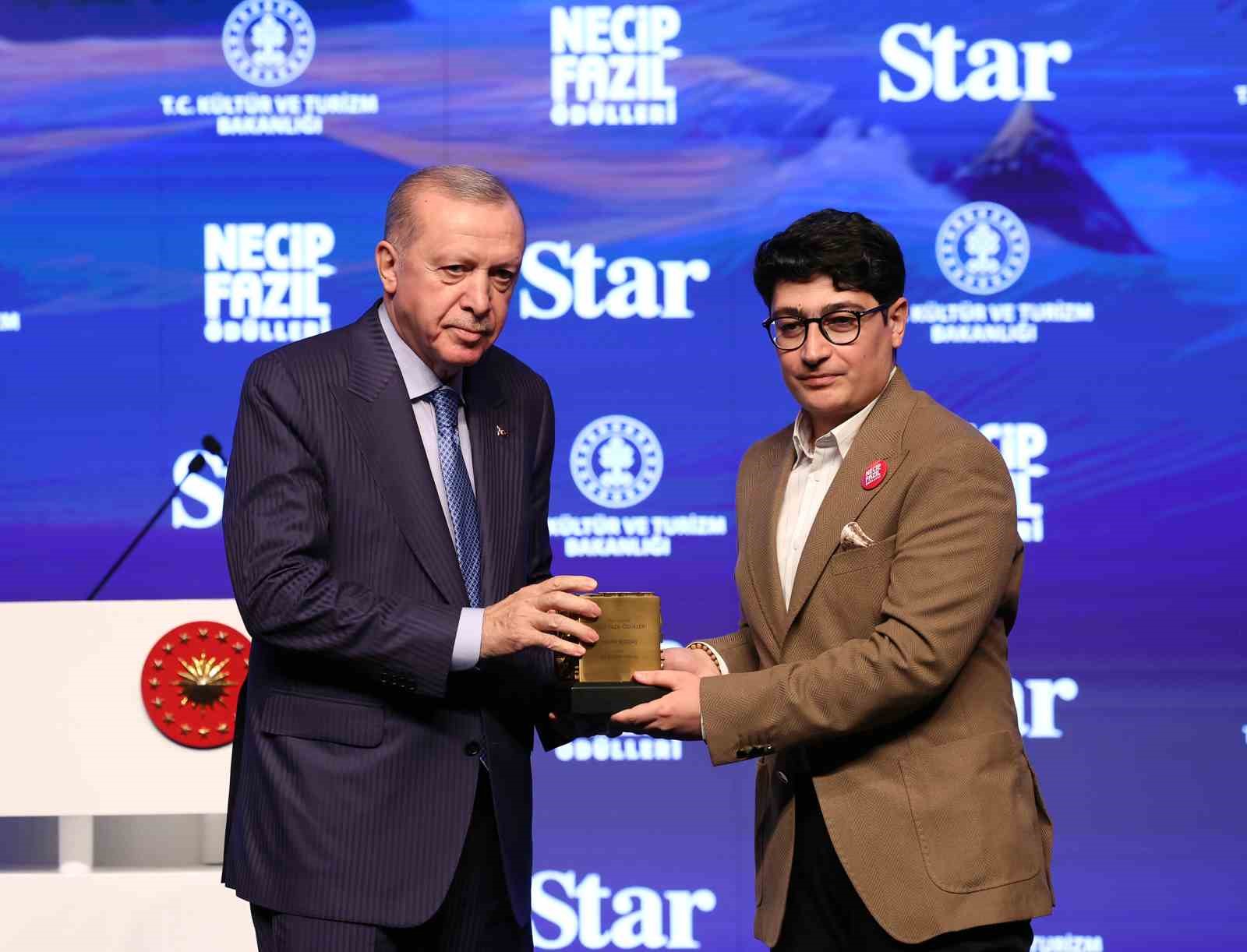 Cumhurbaşkanı Erdoğan: "Gazze’ye konteyner gönderelim diyoruz; ancak Netanyahu denilen bu zalim bu çağrılara asla kulak asmıyor"
Cumhurbaşkanı Erdoğan: "Gazze’ye konteyner gönderelim diyoruz; ancak Netanyahu denilen bu zalim bu çağrılara asla kulak asmıyor"