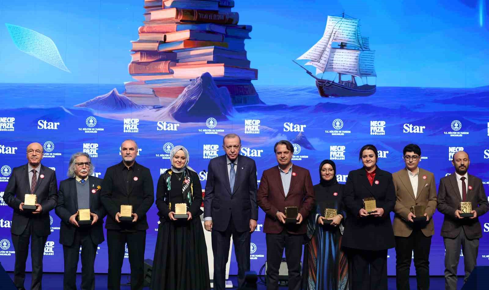 Cumhurbaşkanı Erdoğan: "Gazze’ye konteyner gönderelim diyoruz; ancak Netanyahu denilen bu zalim bu çağrılara asla kulak asmıyor"
Cumhurbaşkanı Erdoğan: "Gazze’ye konteyner gönderelim diyoruz; ancak Netanyahu denilen bu zalim bu çağrılara asla kulak asmıyor"