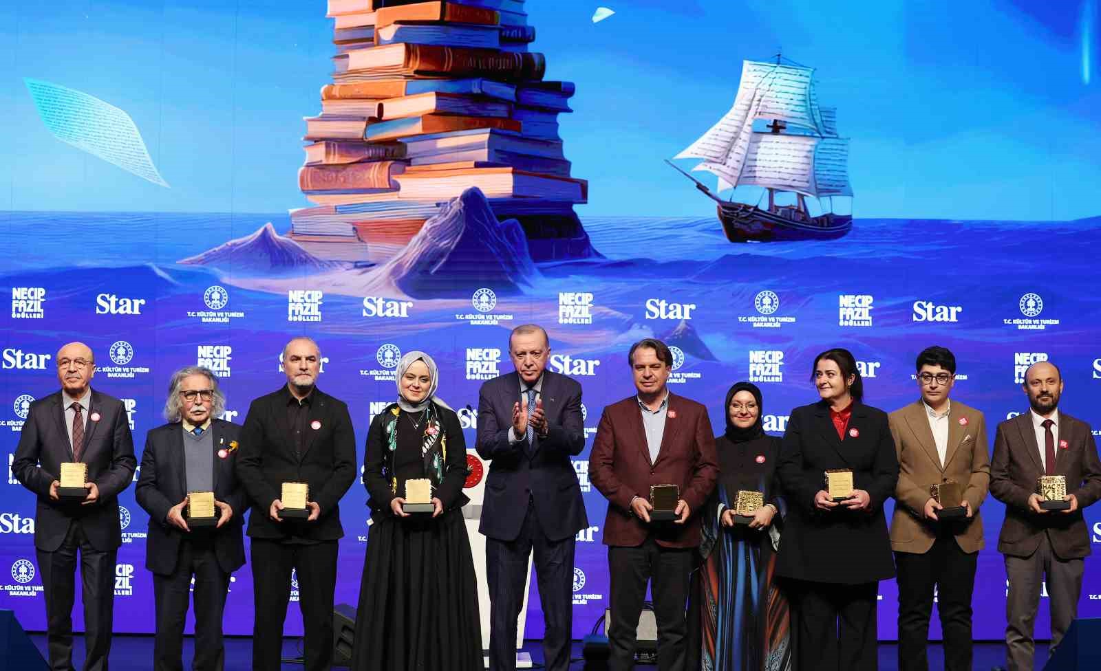 Cumhurbaşkanı Erdoğan: "Gazze’ye konteyner gönderelim diyoruz; ancak Netanyahu denilen bu zalim bu çağrılara asla kulak asmıyor"
Cumhurbaşkanı Erdoğan: "Gazze’ye konteyner gönderelim diyoruz; ancak Netanyahu denilen bu zalim bu çağrılara asla kulak asmıyor"