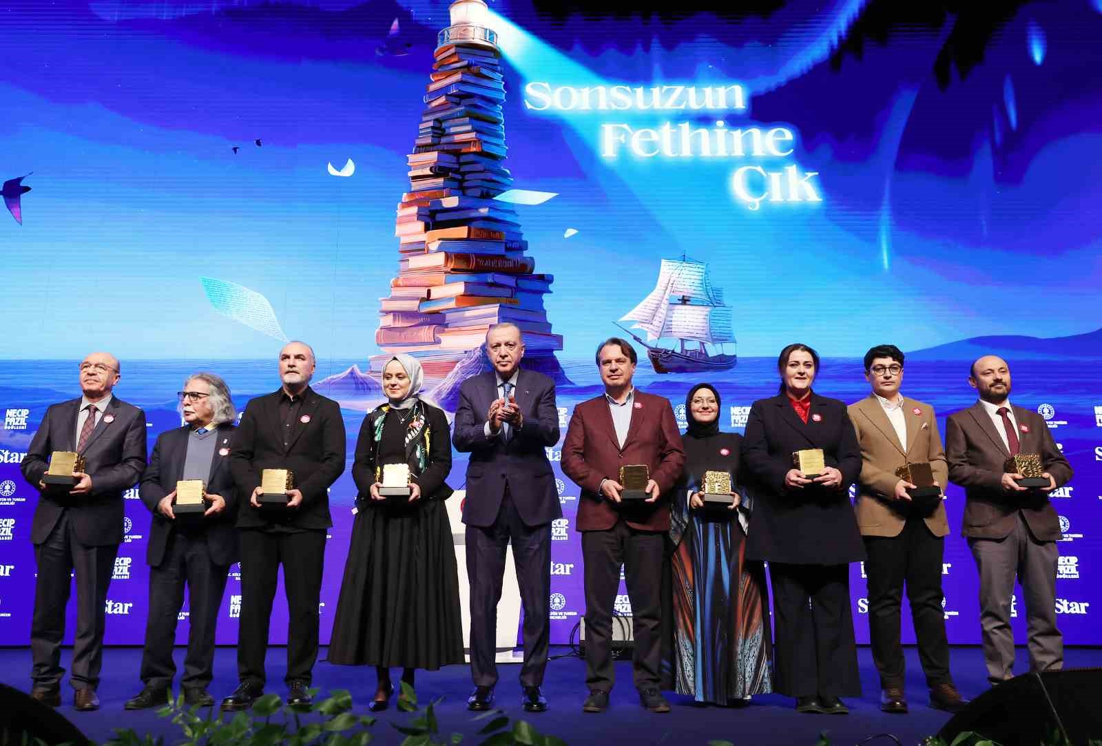 Cumhurbaşkanı Erdoğan: "Gazze’ye konteyner gönderelim diyoruz; ancak Netanyahu denilen bu zalim bu çağrılara asla kulak asmıyor"
Cumhurbaşkanı Erdoğan: "Gazze’ye konteyner gönderelim diyoruz; ancak Netanyahu denilen bu zalim bu çağrılara asla kulak asmıyor"