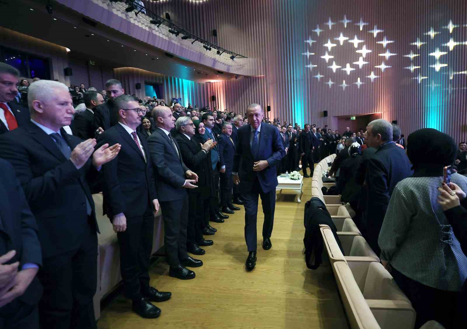 Cumhurbaşkanı Erdoğan: "Gazze’ye konteyner gönderelim diyoruz; ancak Netanyahu denilen bu zalim bu çağrılara asla kulak asmıyor"
Cumhurbaşkanı Erdoğan: "Gazze’ye konteyner gönderelim diyoruz; ancak Netanyahu denilen bu zalim bu çağrılara asla kulak asmıyor"