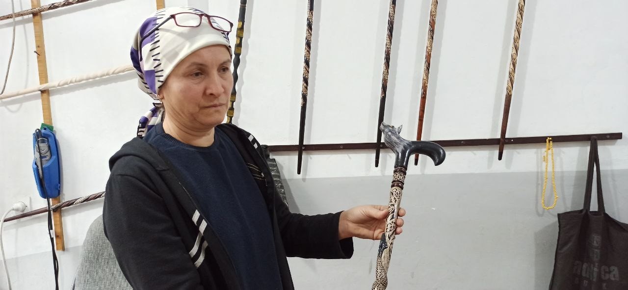 Cumhurbaşkanı Erdoğan hediye etti, asaletin simgesi Devrek bastonu yeniden gündem oldu
Cumhurbaşkanı Erdoğan hediye etti, asaletin simgesi Devrek bastonu yeniden gündem oldu