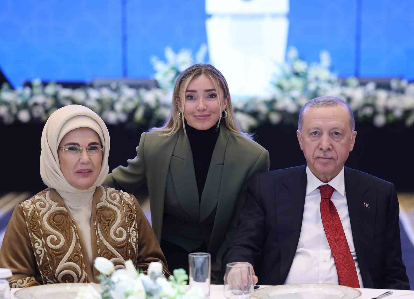 Cumhurbaşkanı Erdoğan: "Her kim, kadına ve çocuğa şiddet uyguluyorsa, zulmediyorsa insanlıktan nasibini almamış demektir"
