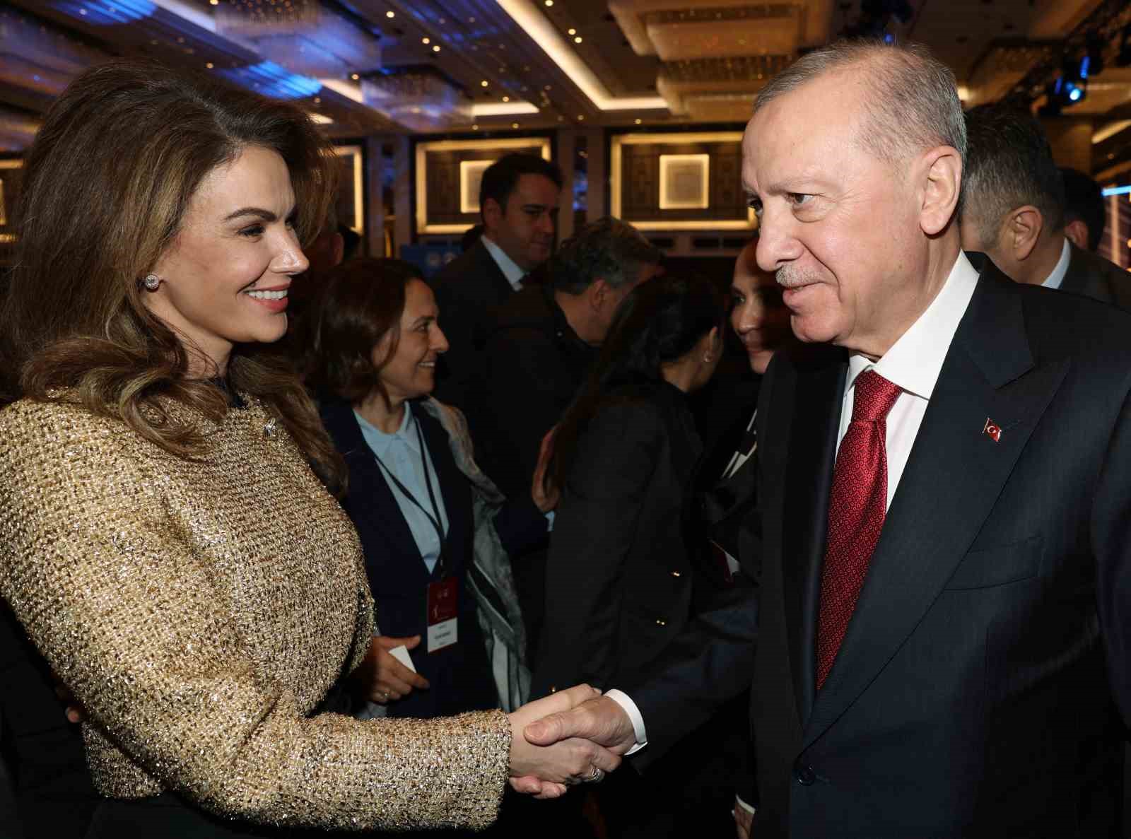 Cumhurbaşkanı Erdoğan: "Her kim, kadına ve çocuğa şiddet uyguluyorsa, zulmediyorsa insanlıktan nasibini almamış demektir"
