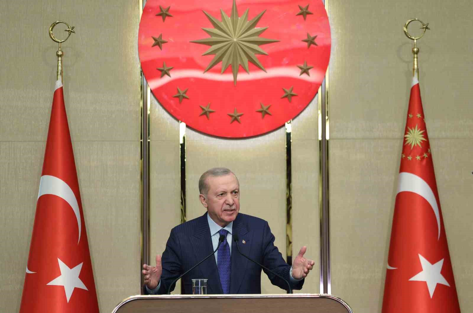 Cumhurbaşkanı Erdoğan: "Her oyunu bozacak, her komployu boşa çıkaracak hazırlığımız var"
Cumhurbaşkanı Erdoğan: "Her oyunu bozacak, her komployu boşa çıkaracak hazırlığımız var"