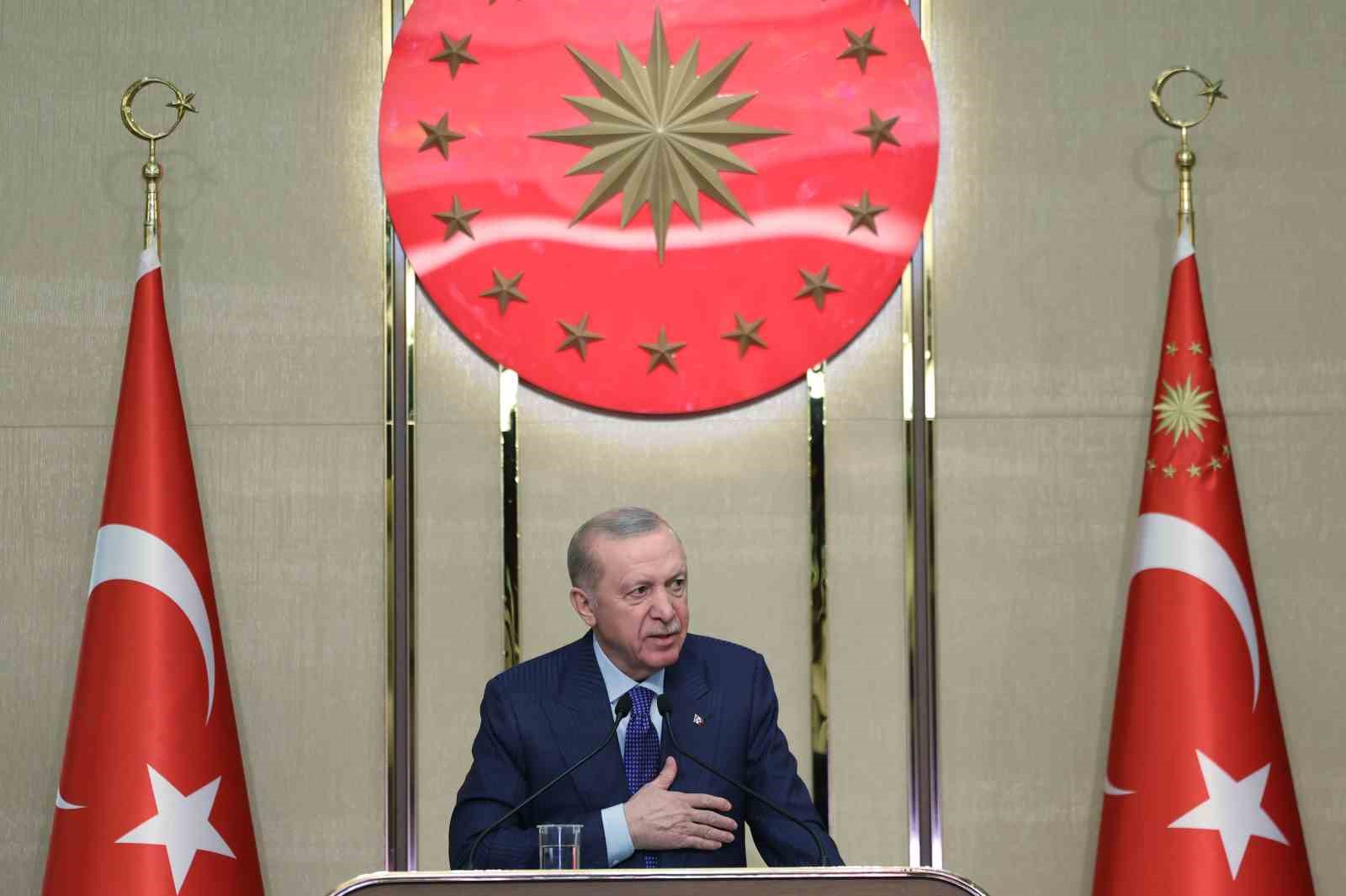 Cumhurbaşkanı Erdoğan: "Her oyunu bozacak, her komployu boşa çıkaracak hazırlığımız var"
Cumhurbaşkanı Erdoğan: "Her oyunu bozacak, her komployu boşa çıkaracak hazırlığımız var"