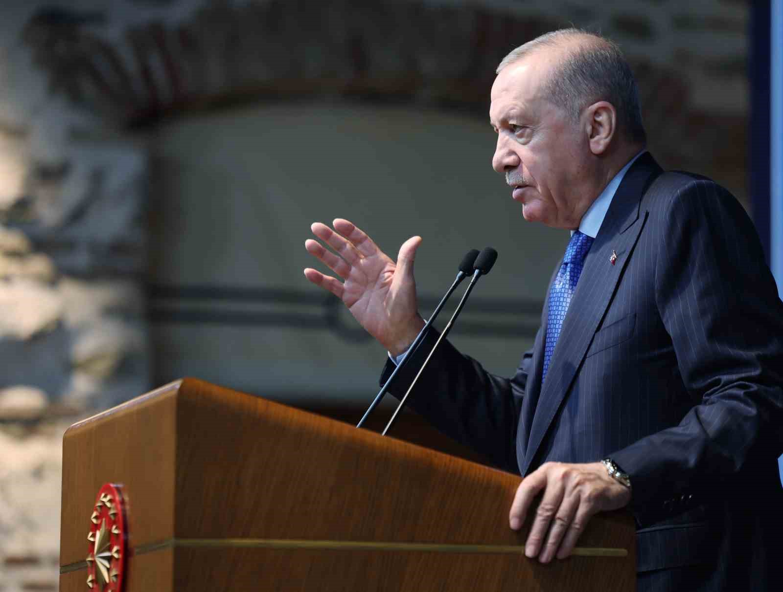 Cumhurbaşkanı Erdoğan: "İmalatçı ihracatçılarımızda vergiyi yüzde 9’a indiriyoruz"
