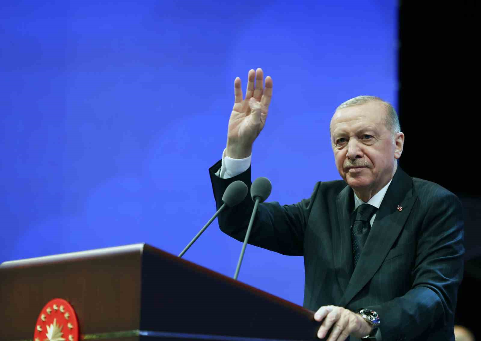 Cumhurbaşkanı Erdoğan: "İnsanlık zincirinin ebediyet halkası olan siz çocuklarımız geleceğimizi şekillendireceksiniz"
