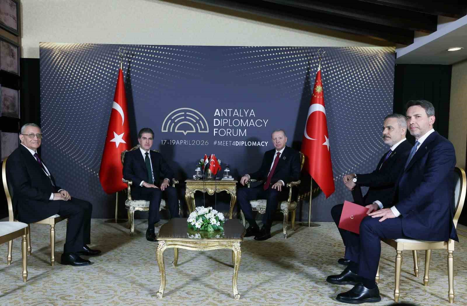 Cumhurbaşkanı Erdoğan, Irak Kürt Bölgesel Yönetimi Başkanı Neçirvan Barzani’yi kabul etti
