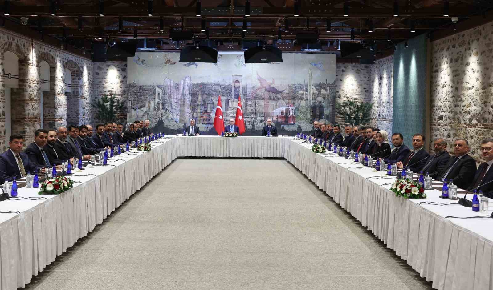 Cumhurbaşkanı Erdoğan, iş adamları heyetini kabul etti
