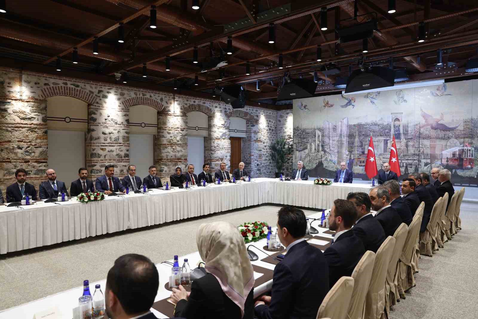 Cumhurbaşkanı Erdoğan, iş adamları heyetini kabul etti
