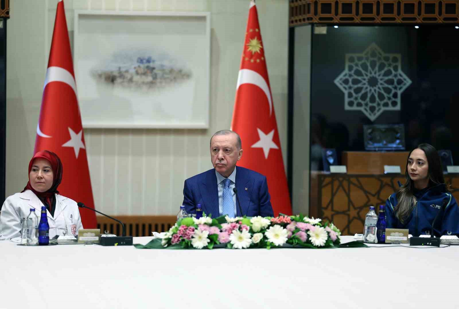 Cumhurbaşkanı Erdoğan, işçi ve işveren temsilcilerini kabul etti
