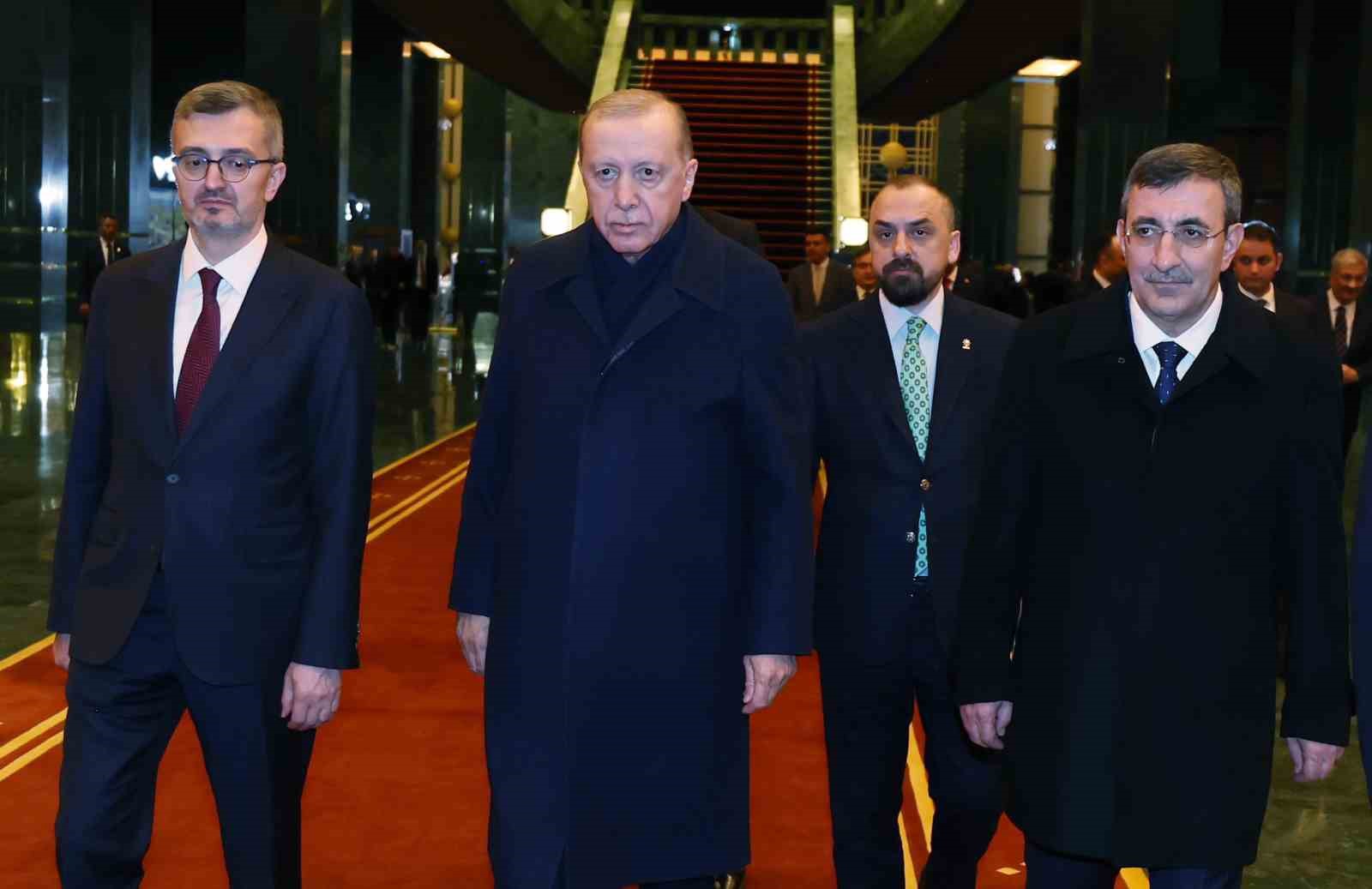 Cumhurbaşkanı Erdoğan: "İsrail; tamamen keyfi sebeplerle Mescid-i Aksa’yı 17 gündür Müslümanların ibadetine kapalı tutuyor"
