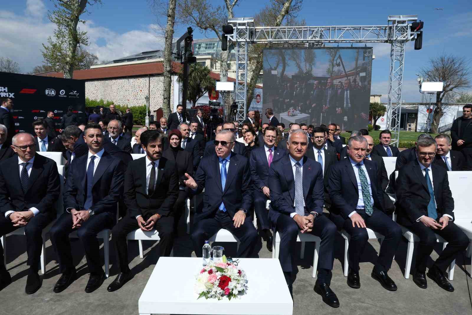 Cumhurbaşkanı Erdoğan: "İstanbul Park 5 dönem boyunca yarışlara ev sahipliği yapacak"
