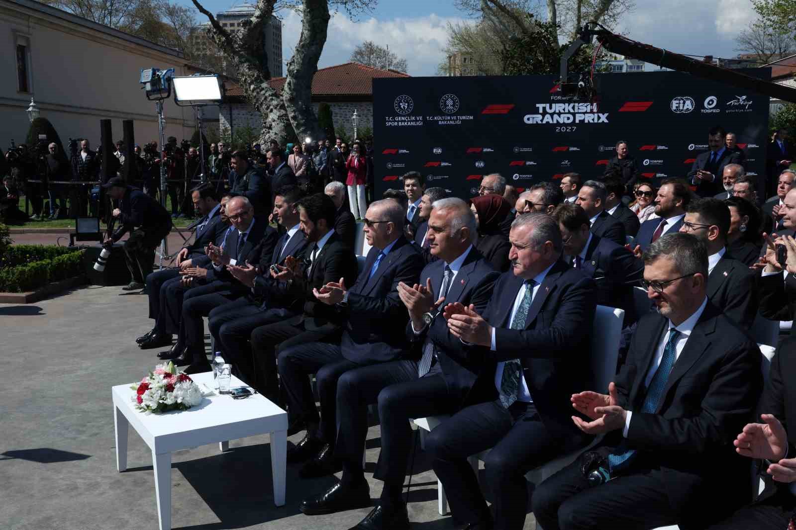 Cumhurbaşkanı Erdoğan: "İstanbul Park 5 dönem boyunca yarışlara ev sahipliği yapacak"
