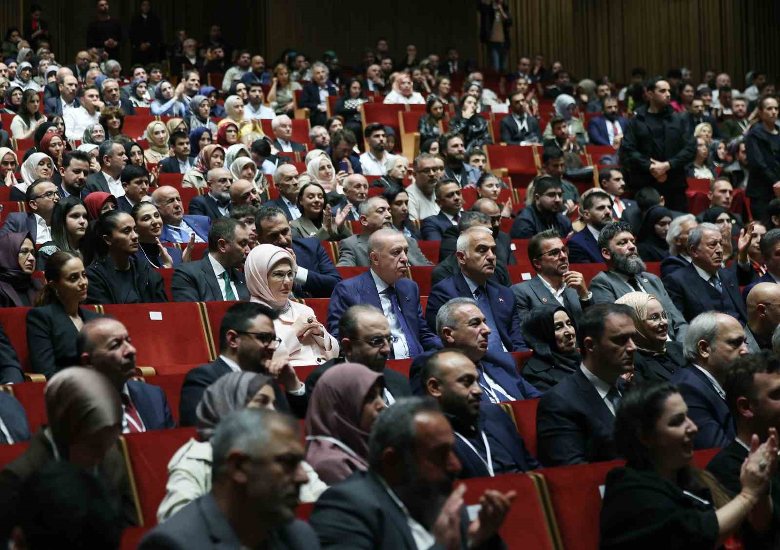Cumhurbaşkanı Erdoğan İstanbul’da film galasına katıldı
