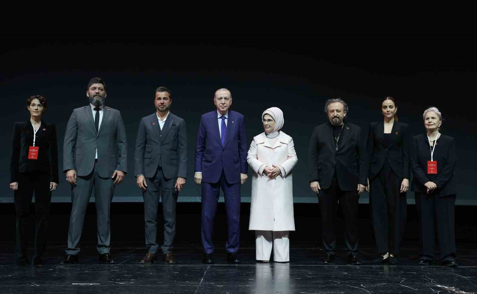 Cumhurbaşkanı Erdoğan İstanbul’da film galasına katıldı
