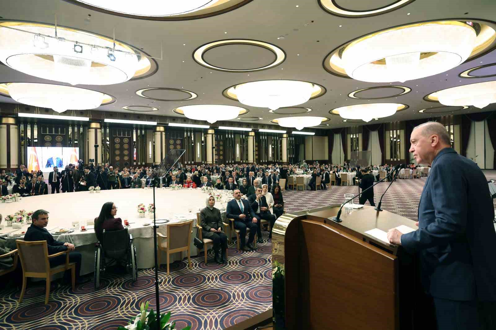 Cumhurbaşkanı Erdoğan: "Kıymetli öğretmenlerimize karşı şiddete toleransımız yoktur"
