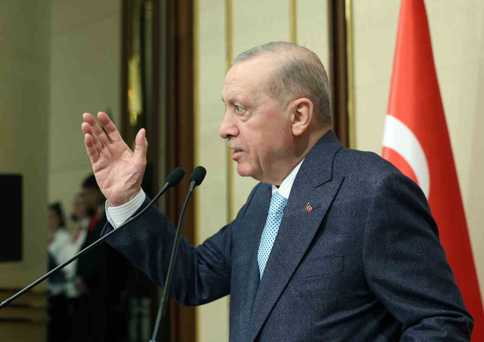 Cumhurbaşkanı Erdoğan: "Kıymetli öğretmenlerimize karşı şiddete toleransımız yoktur"
