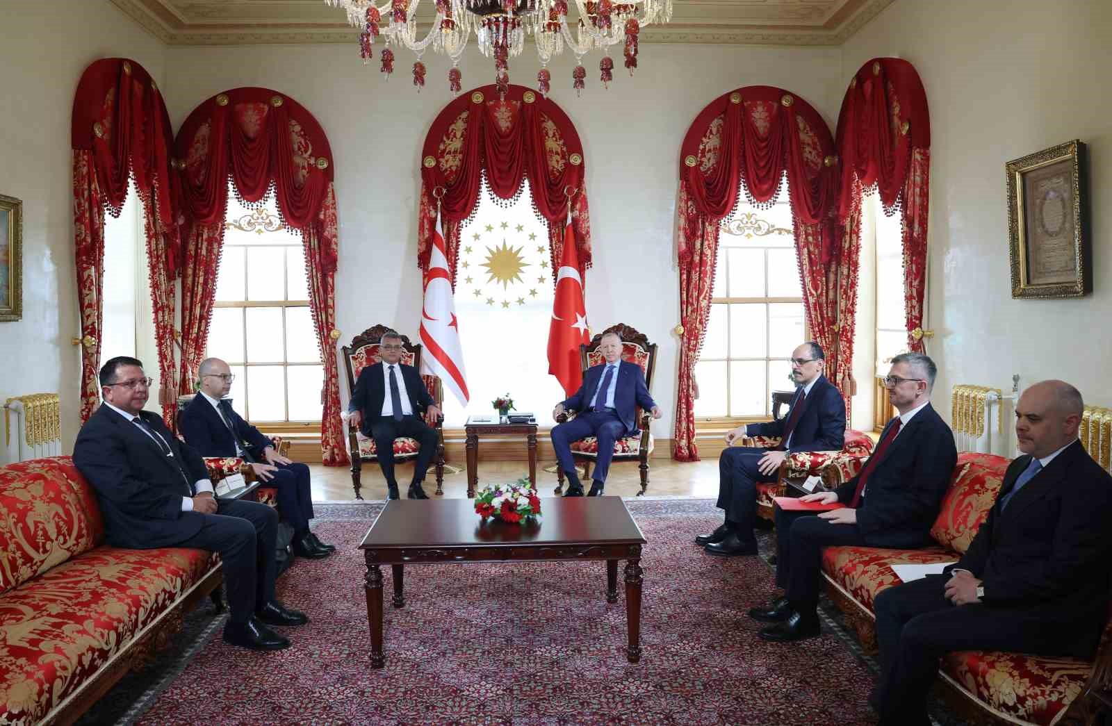 Cumhurbaşkanı Erdoğan, KKTC Cumhurbaşkanı Erhürman ile görüştü
