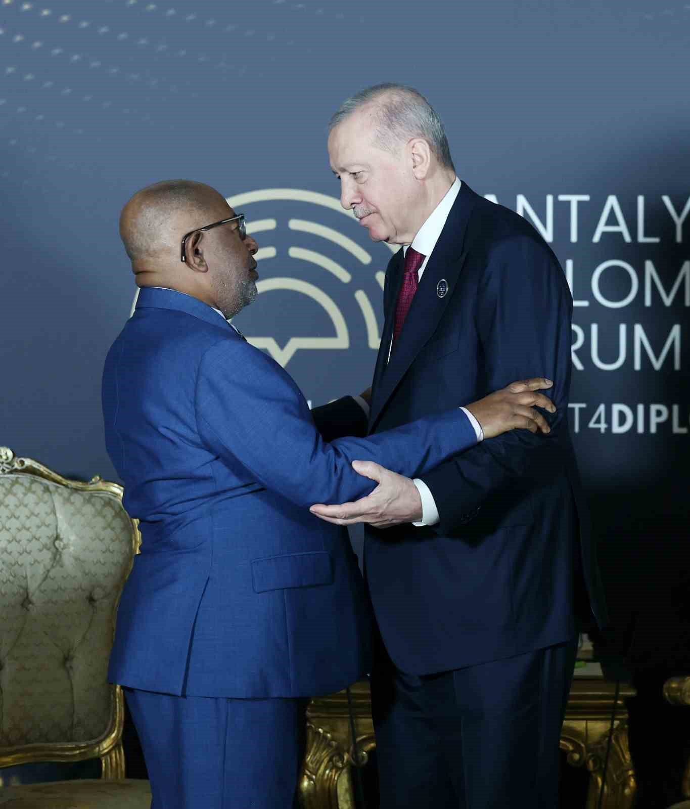 Cumhurbaşkanı Erdoğan Komorlar Birliği Cumhurbaşkanı Assoumani Azali ile görüştü
