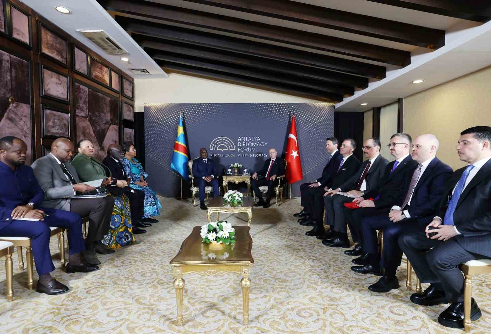 Cumhurbaşkanı Erdoğan, Kongo Demokratik Cumhuriyeti Cumhurbaşkanı Tshisekedi ile görüştü
