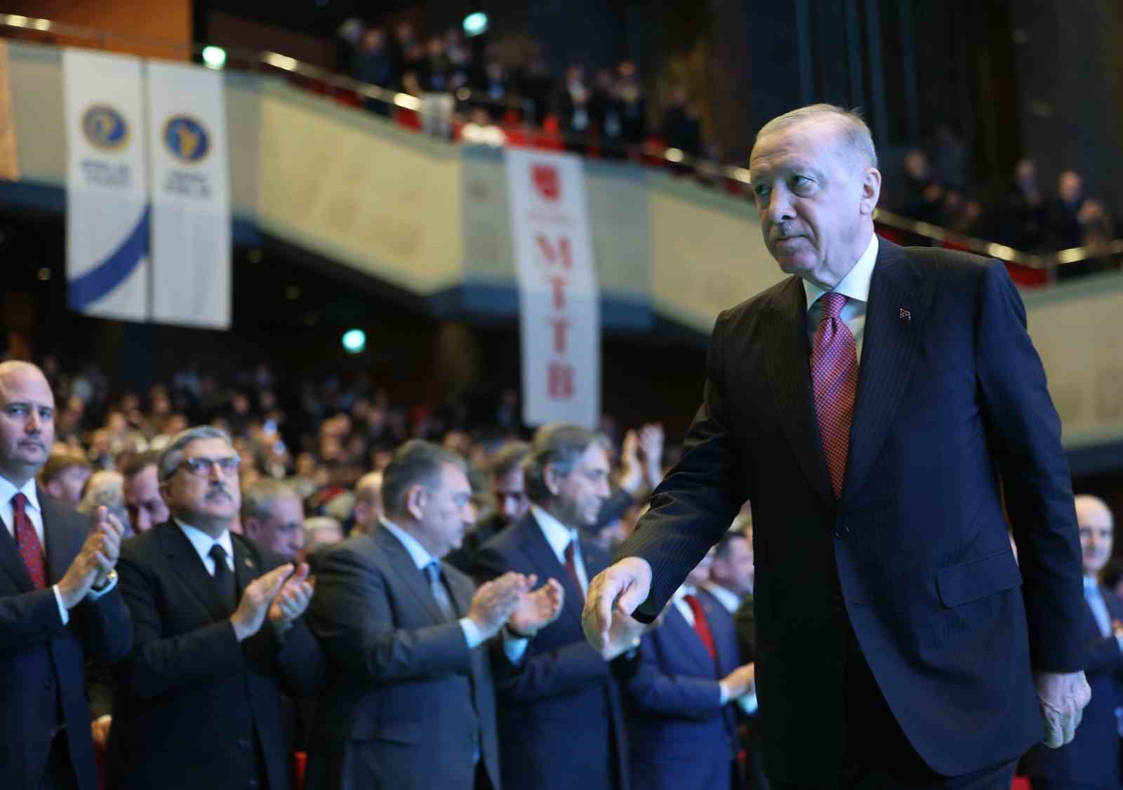 Cumhurbaşkanı Erdoğan: "Muhalefet bir avuç rant şebekesinin gündemine hapsoldu
