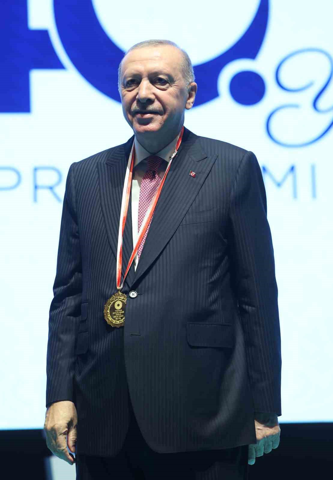 Cumhurbaşkanı Erdoğan: "Muhalefet bir avuç rant şebekesinin gündemine hapsoldu
