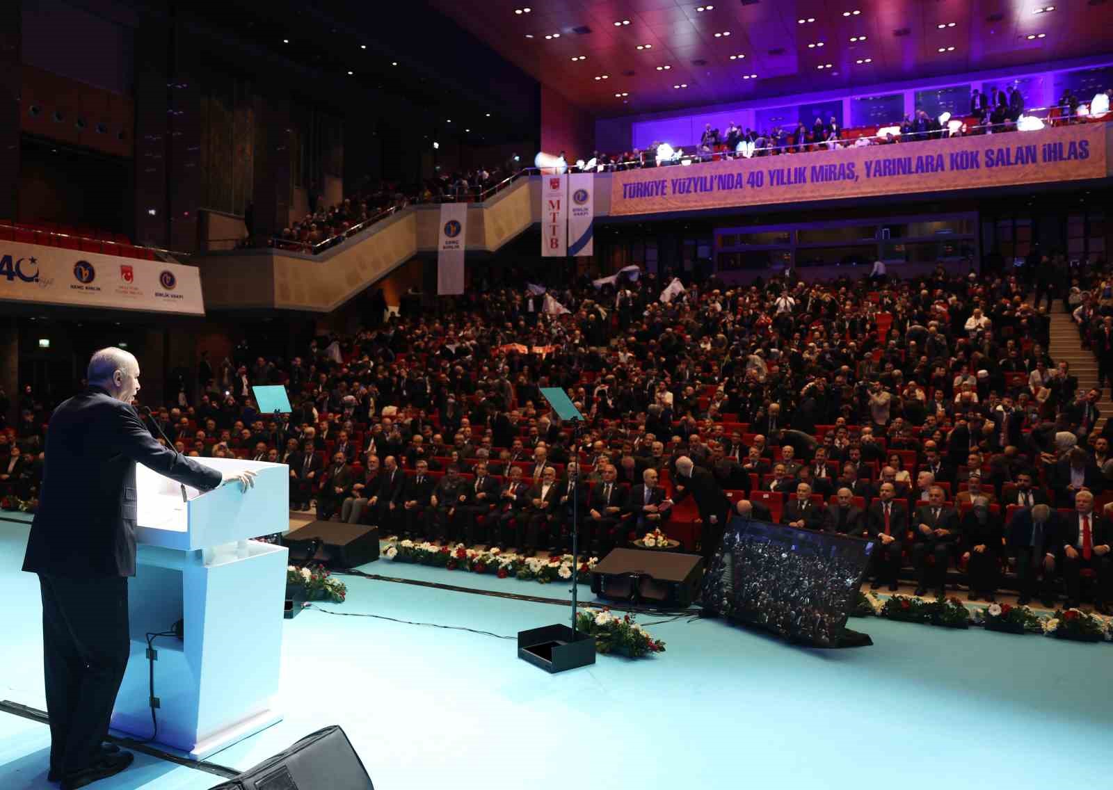 Cumhurbaşkanı Erdoğan: "Muhalefet bir avuç rant şebekesinin gündemine hapsoldu
