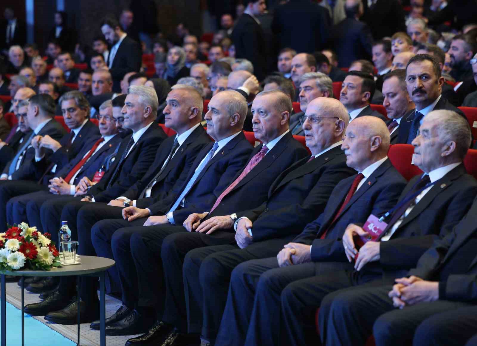 Cumhurbaşkanı Erdoğan: "Muhalefet bir avuç rant şebekesinin gündemine hapsoldu
