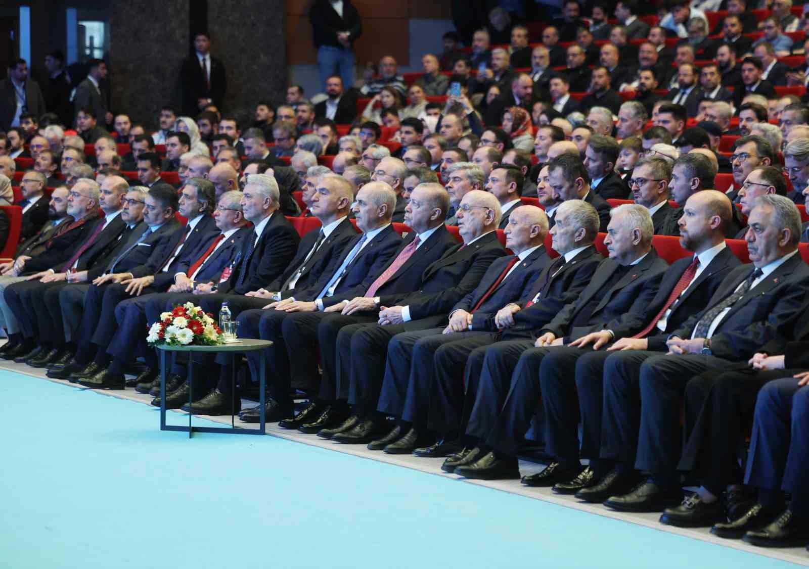 Cumhurbaşkanı Erdoğan: "Muhalefet bir avuç rant şebekesinin gündemine hapsoldu
