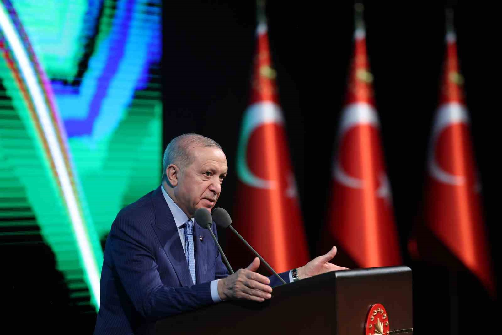 Cumhurbaşkanı Erdoğan: "Müslümanlar olarak zorlu ve sancılı bir dönemden geçiyoruz"
