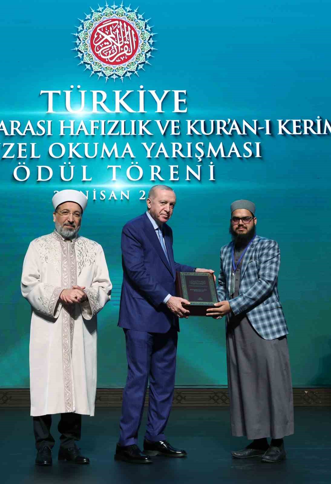 Cumhurbaşkanı Erdoğan: "Müslümanlar olarak zorlu ve sancılı bir dönemden geçiyoruz"
