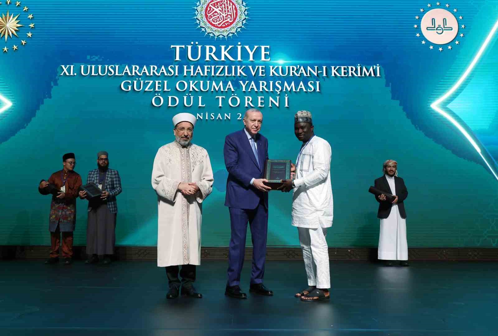 Cumhurbaşkanı Erdoğan: "Müslümanlar olarak zorlu ve sancılı bir dönemden geçiyoruz"
