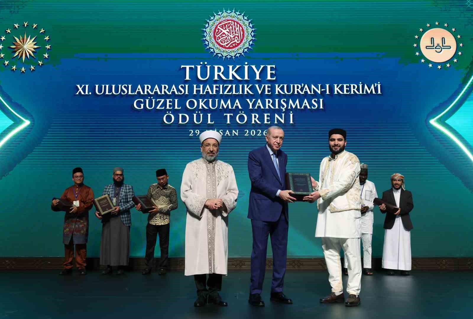 Cumhurbaşkanı Erdoğan: "Müslümanlar olarak zorlu ve sancılı bir dönemden geçiyoruz"
